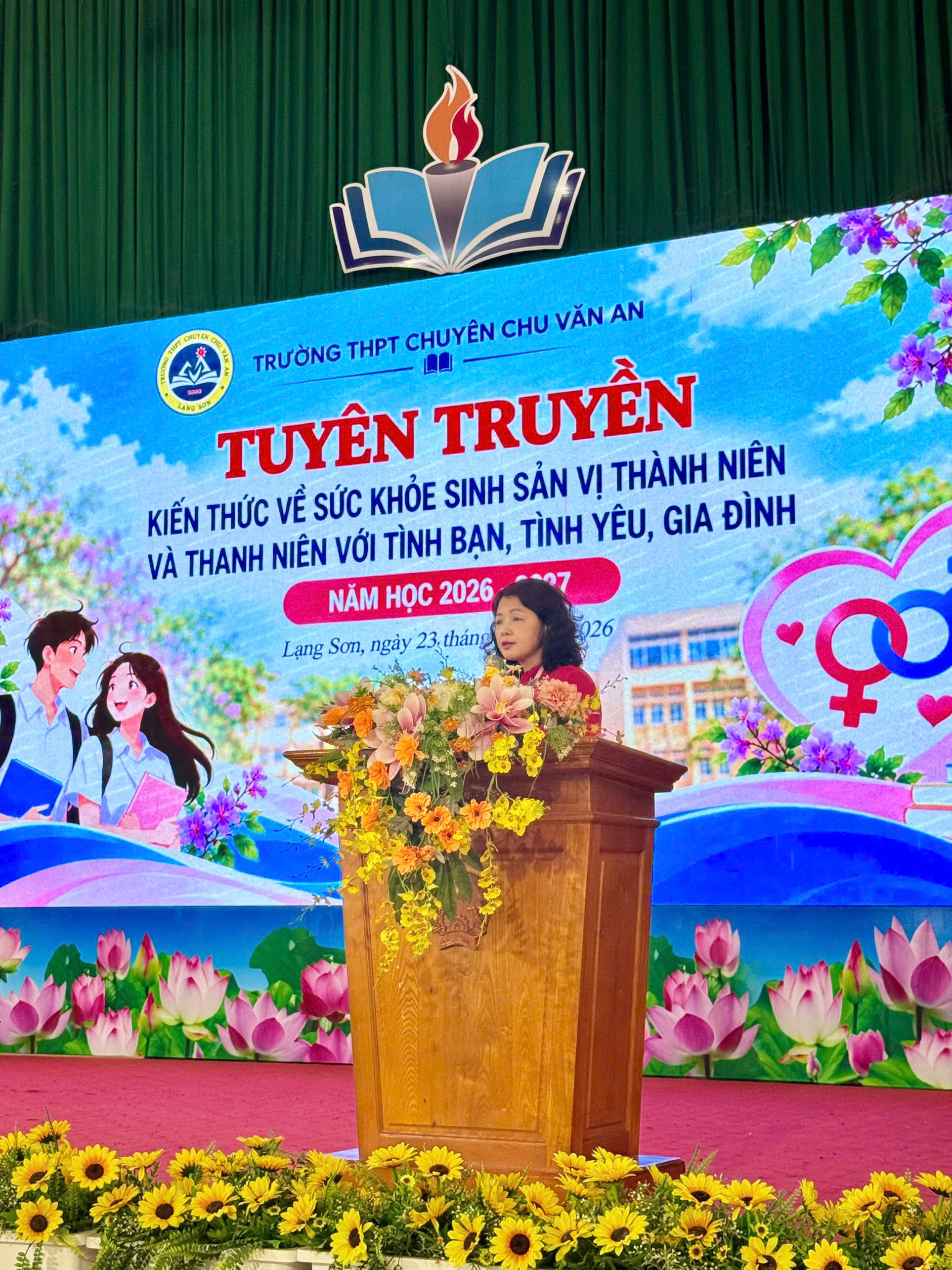 TRƯỜNG THPT CHUYÊN CHU VĂN AN TỔ CHỨC NGOẠI KHÓA GIÁO DỤC SỨC KHỎE SINH SẢN VỊ THÀNH NIÊN VÀ THANH NIÊN VỚI TÌNH BẠN, TÌNH YÊU, GIA ĐÌNH